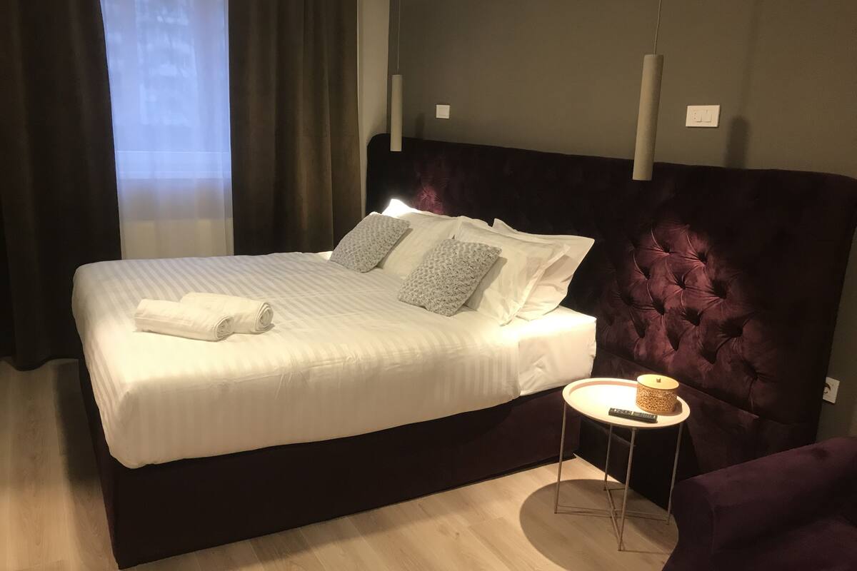 standard room | minibar, in-room safe, desk, soundproofing