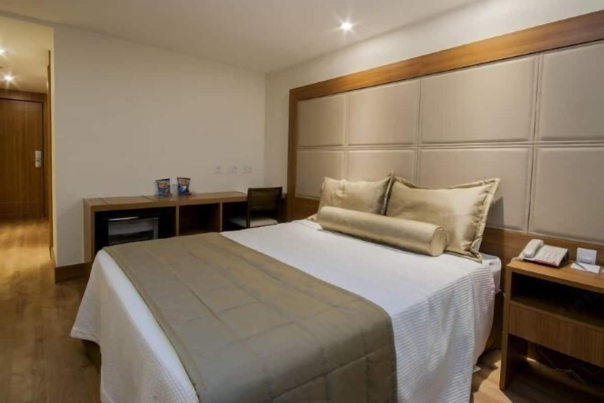 1 bedroom, Egyptian cotton sheets, premium bedding, minibar