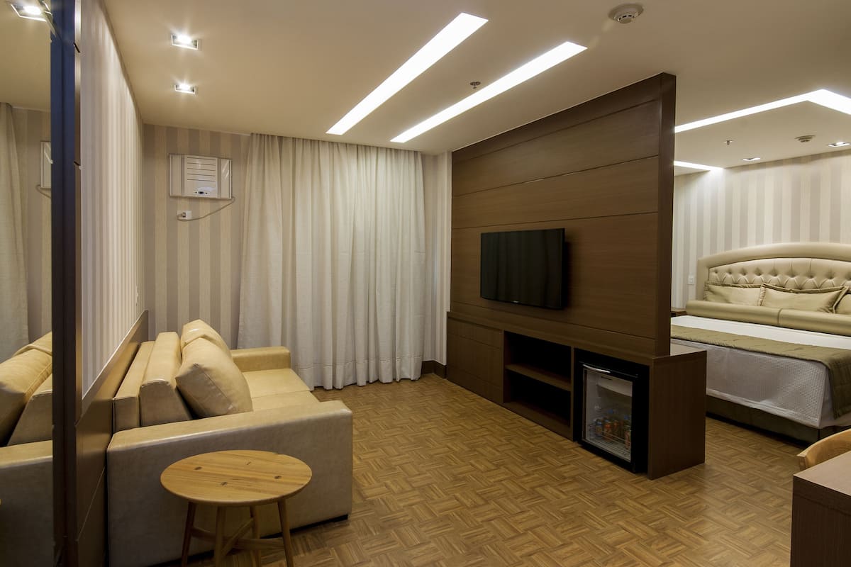 1 bedroom, Egyptian cotton sheets, premium bedding, minibar