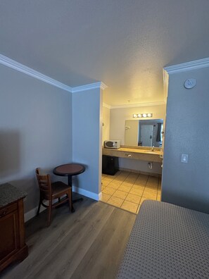 Comfort Room, 2 Queen Beds | Bathroom