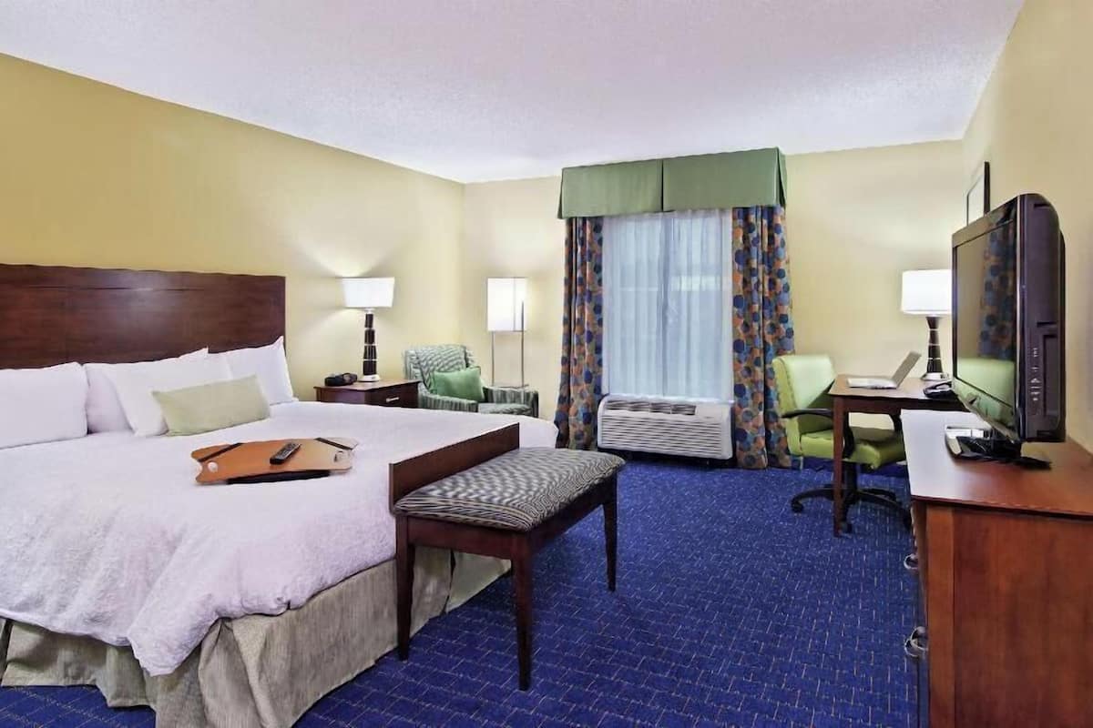 Free cribs/infant beds, free WiFi, bed sheets
