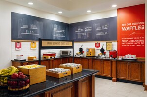 包含每日自助早餐