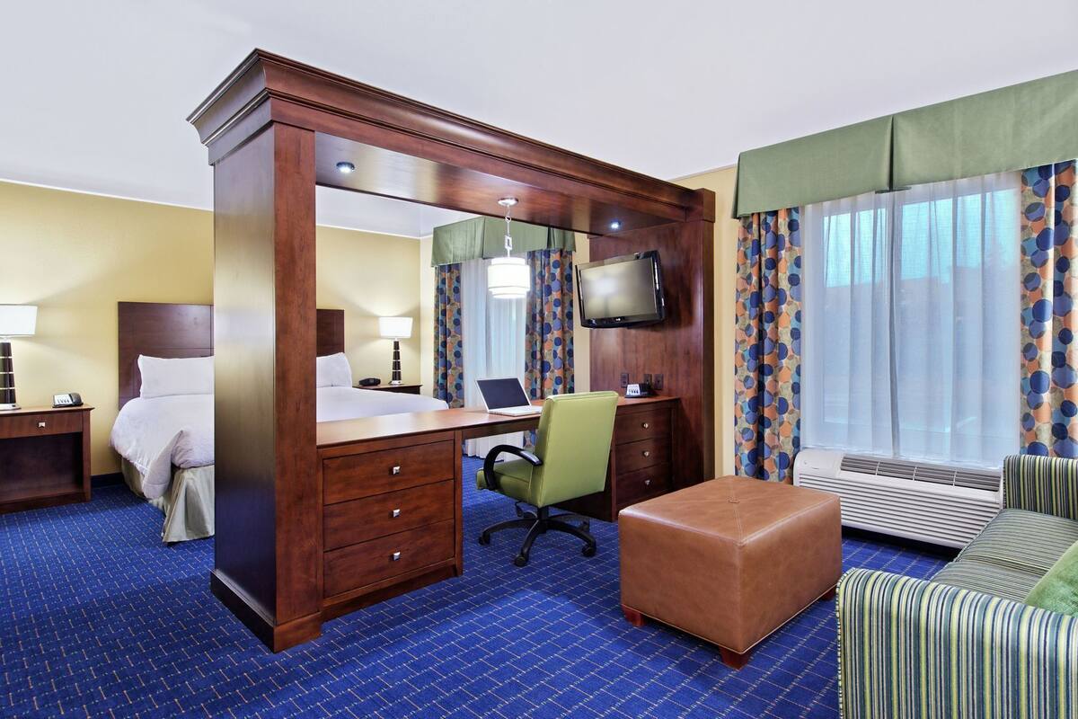 Free cribs/infant beds, free WiFi, bed sheets