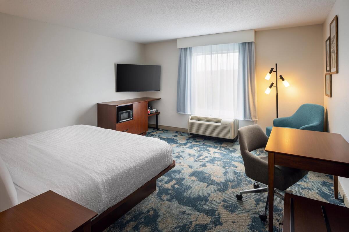 free cots/infant beds, free wifi, bed sheets