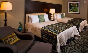  Sky Queen  | In-room safe, desk, blackout drapes, iron/ironing board