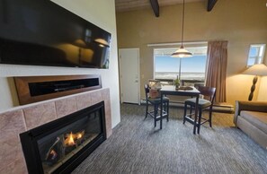 Room, 1 King Bed, Fireplace, Oceanfront | Desk, free WiFi, bed sheets