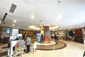 Lobby - Urumqi Oriental Dynasty Hotel (People's Cinema · Xiaoximen Branch) (Urumqi)