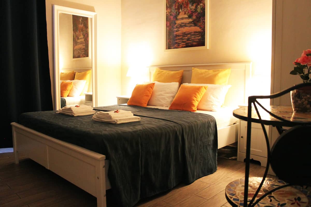 Double Room | In-room safe, desk, blackout drapes, cribs (free)