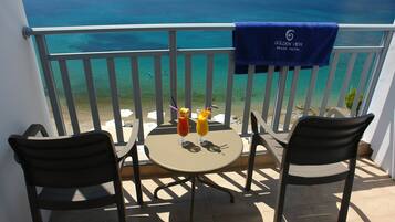 Superior Double Room, Hot Tub, Sea View | Terrace/patio