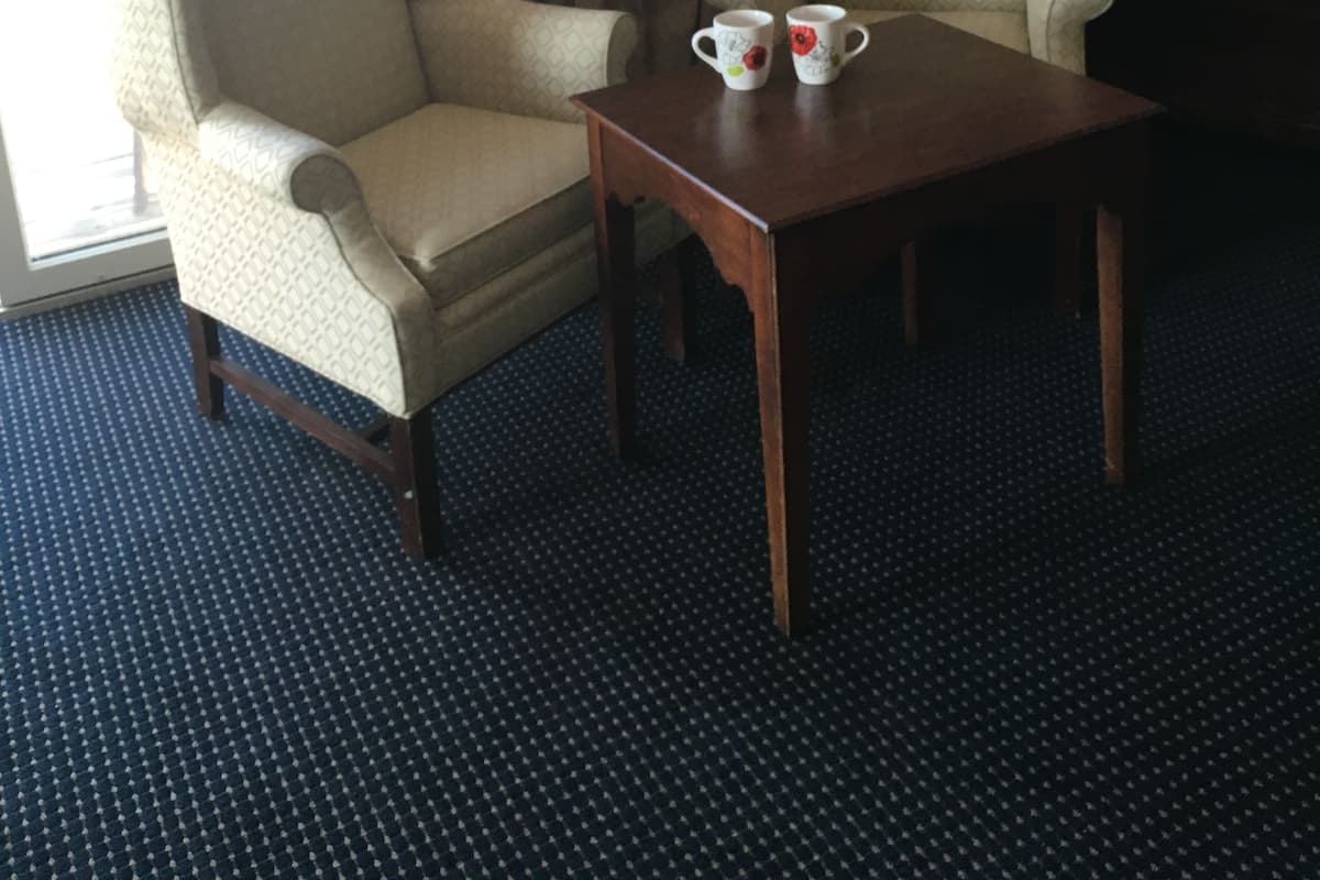 Room, 1 King Bed | Iron/ironing board, free WiFi, alarm clocks