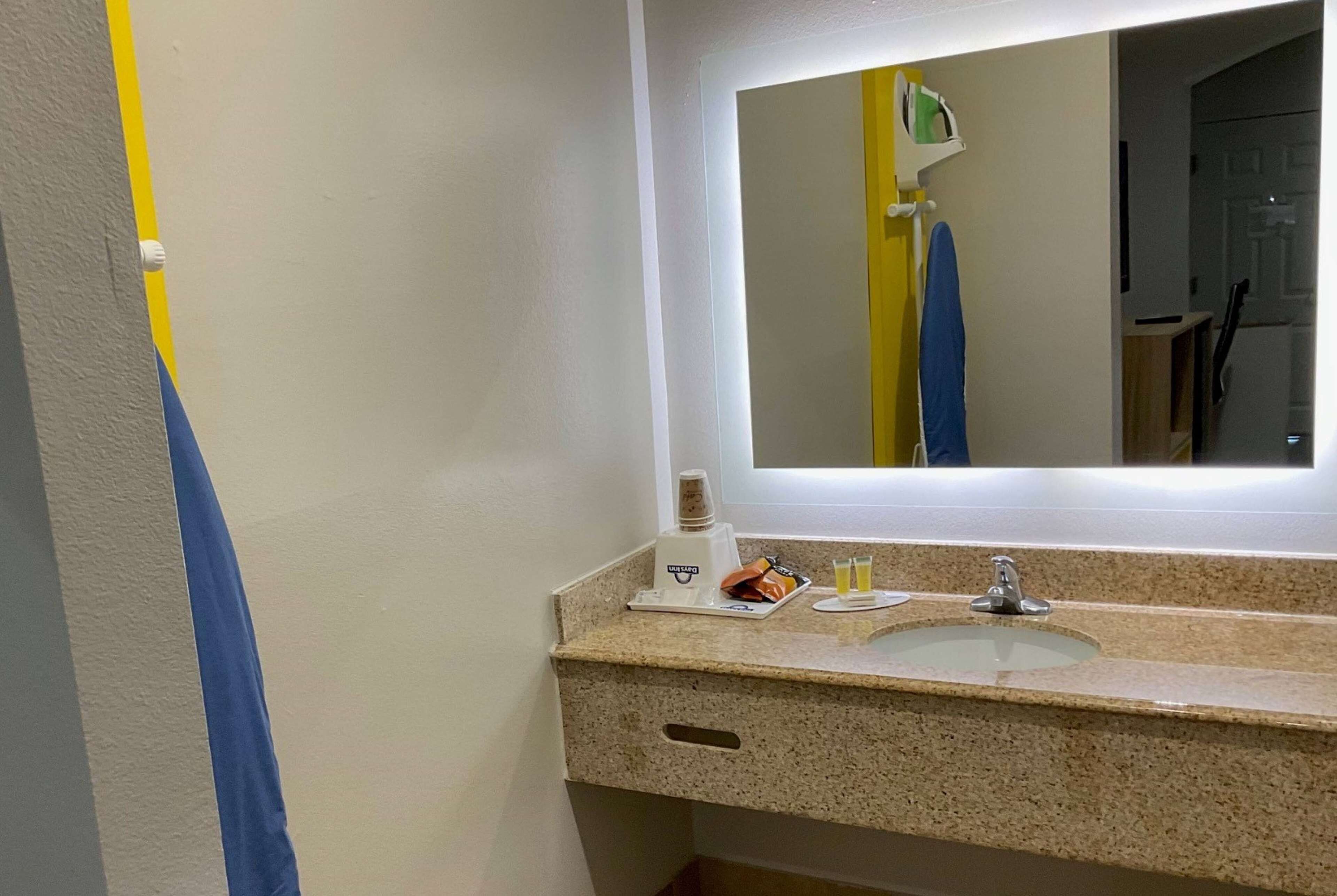 Photo - Days Inn by Wyndham Humble/Houston Intercontinental Airport