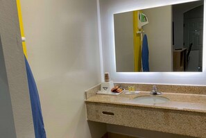 ข�องใช้ในห้องน้ำฟรี, ไดร์เป่าผม, ผ้าเช็ดตัว