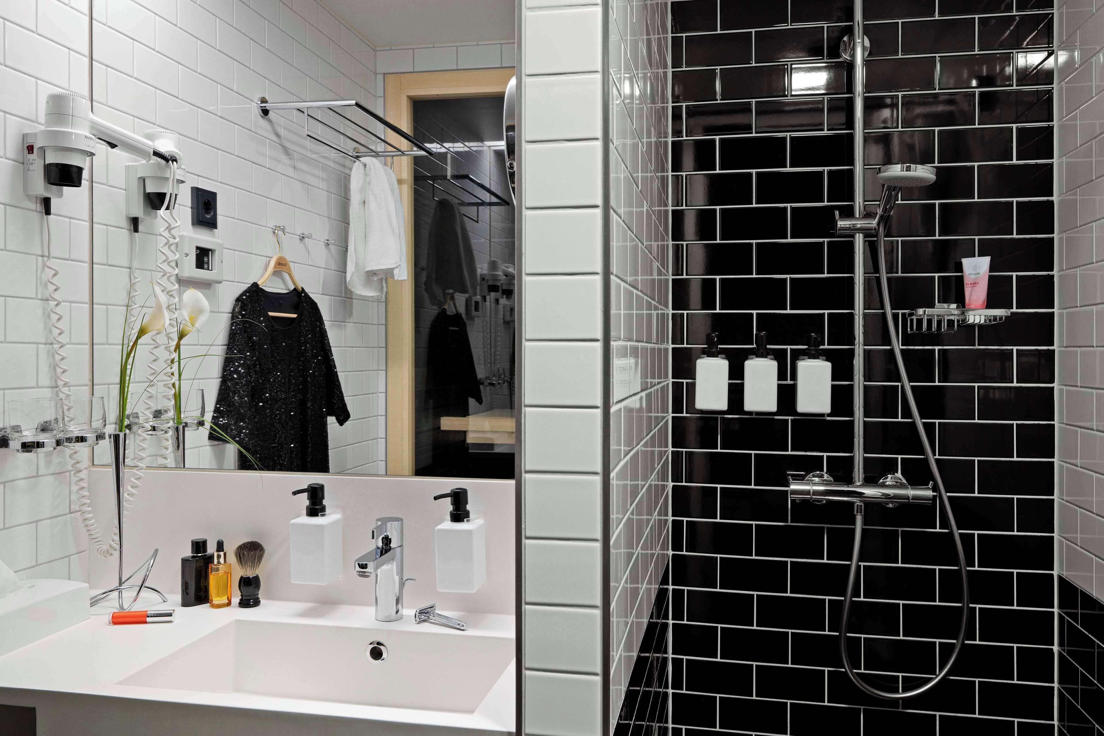 minibar, in-room safe, blackout curtains, iron/ironing board