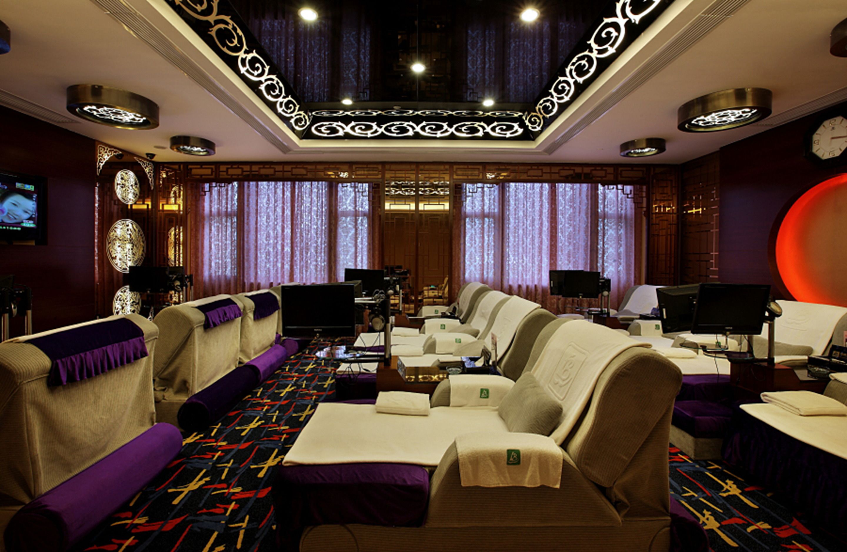 sauna, body treatments, hydrotherapy, reflexology, 3 treatment rooms