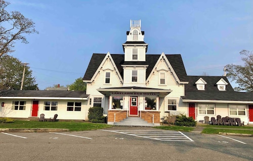 Lakelawn B&B Motel