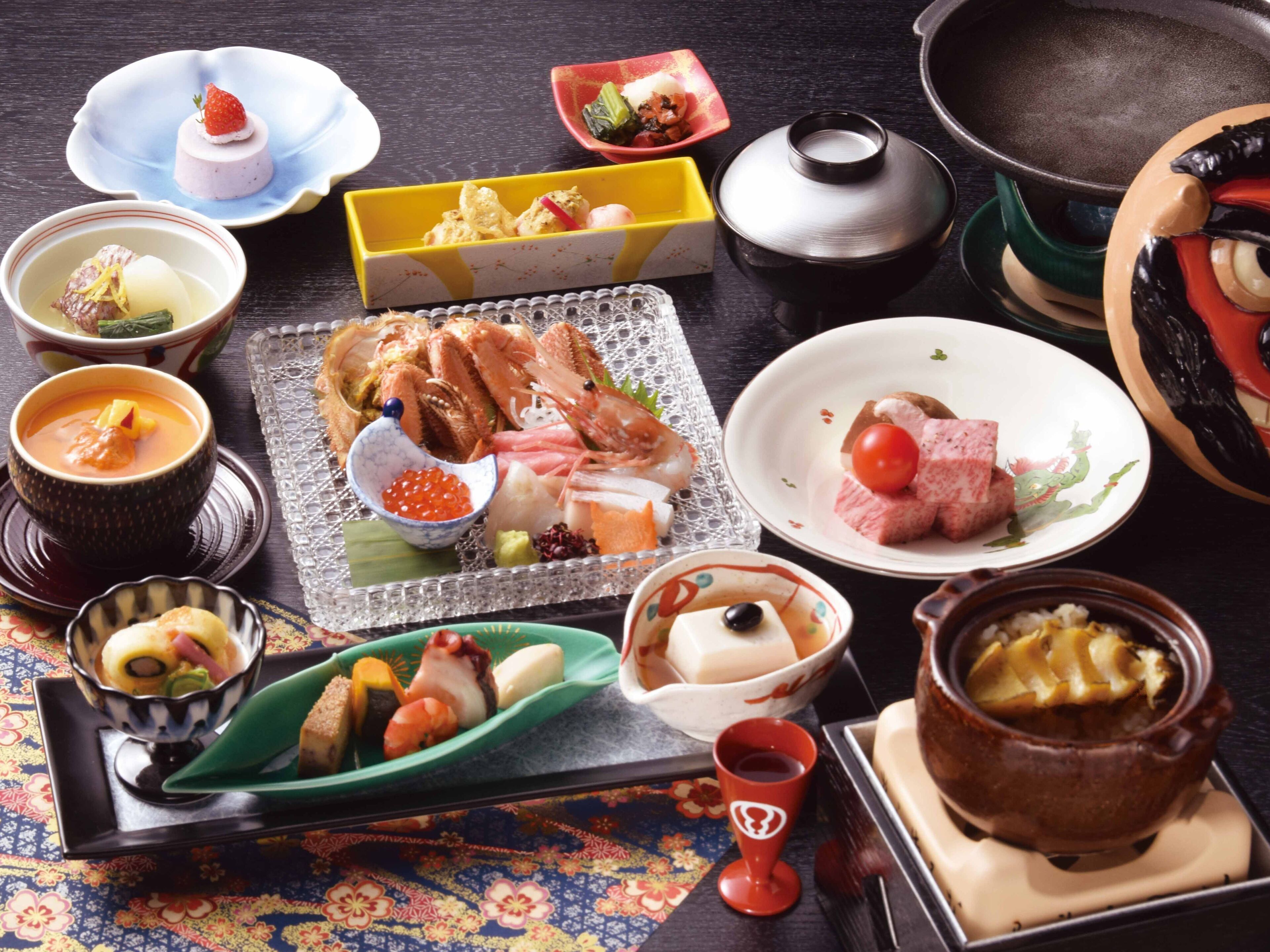 Donsdekens, een kluis op de kamer, een bureau, verduisterende gordijnen