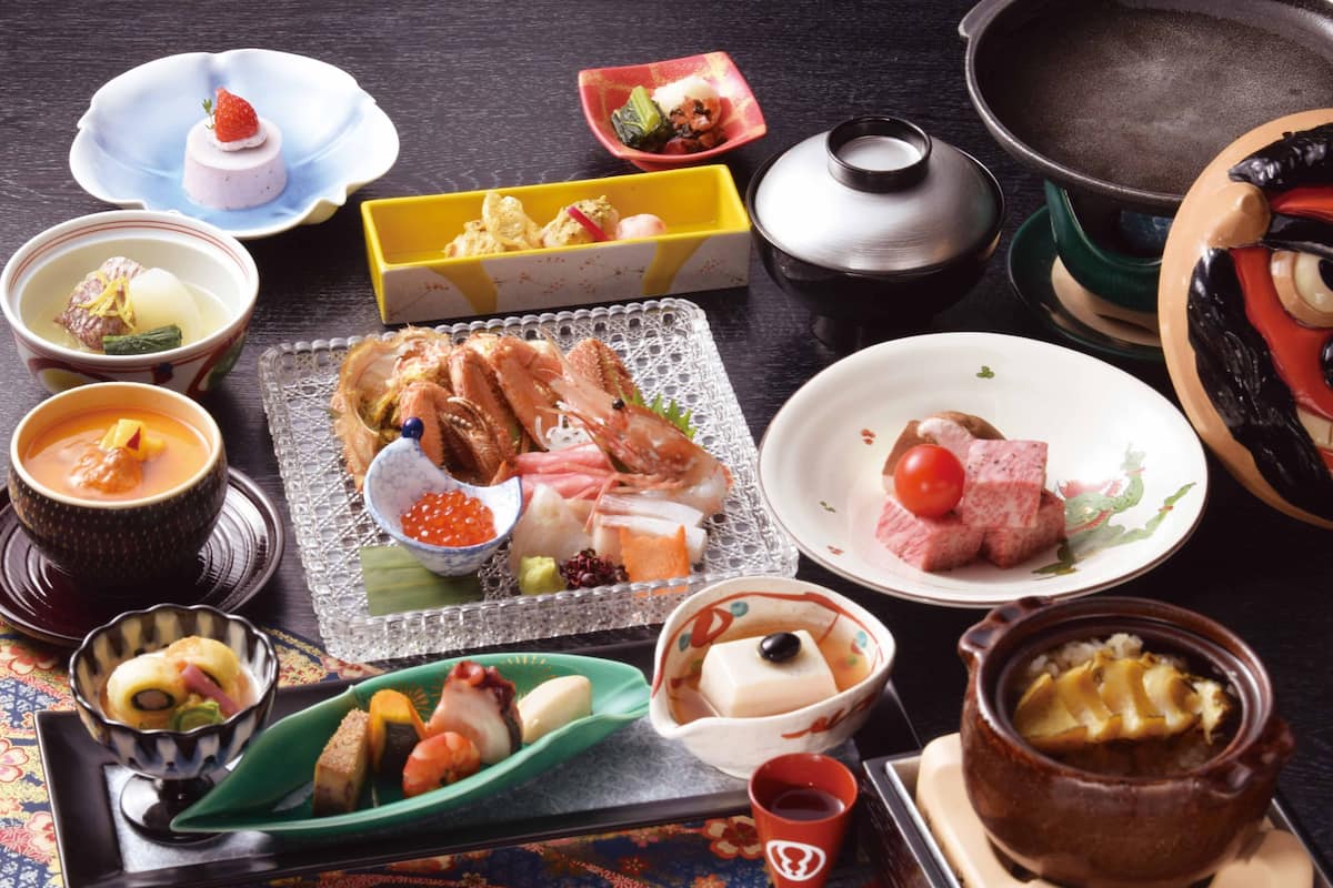 1 多间卧室、羽绒被、客房内保险箱、办公桌