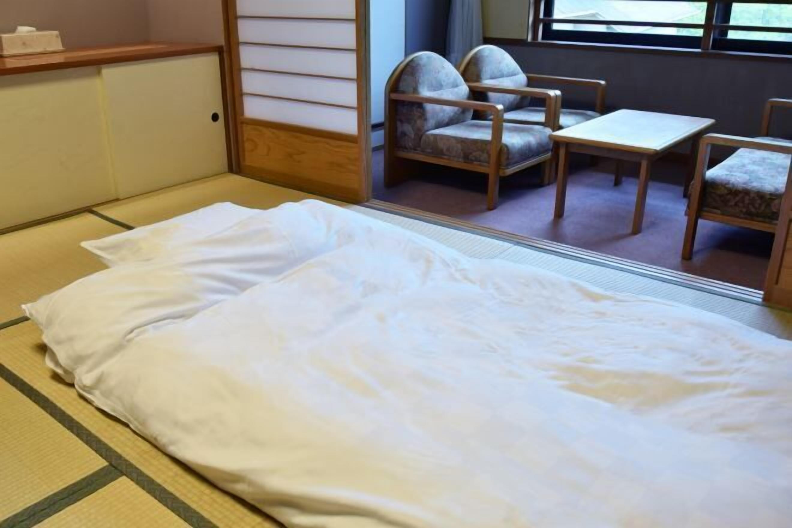 Down duvets, in-room safe, desk, blackout curtains