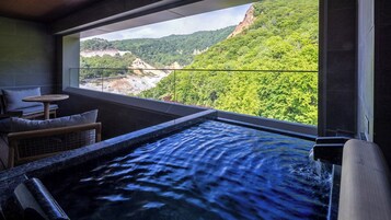 Habitación Premium con 2 camas individuales, no fumadores (West, Open-Air bath, Kaiseki Dinner) | Baño | Artículos de higiene personal gratuitos, secador de pelo y zapatillas