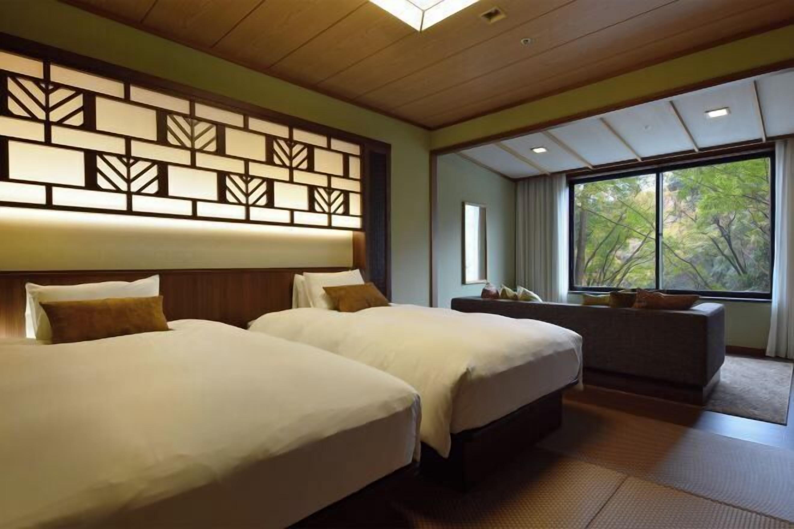 Down duvets, in-room safe, desk, blackout curtains