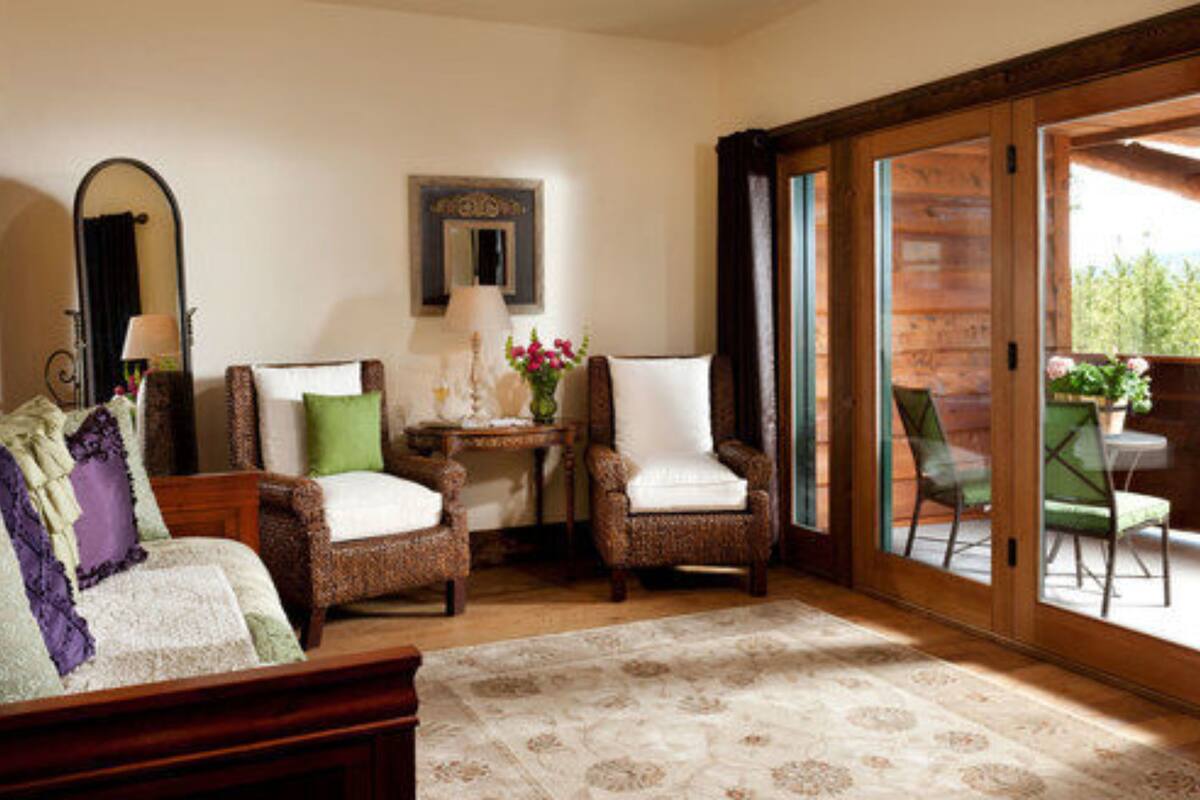 Premium bedding, iron/ironing board (on request), rollaway beds