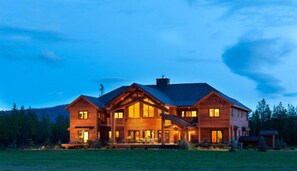 Fachada da propriedade