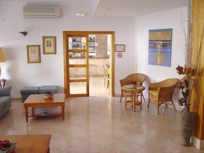 Lobby-Lounge