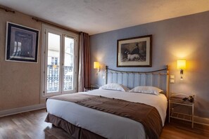 Deluxe Double or Twin Room | Minibar, in-room safe, desk, soundproofing - Hôtel Atlantis Saint Germain des Prés (Paris)