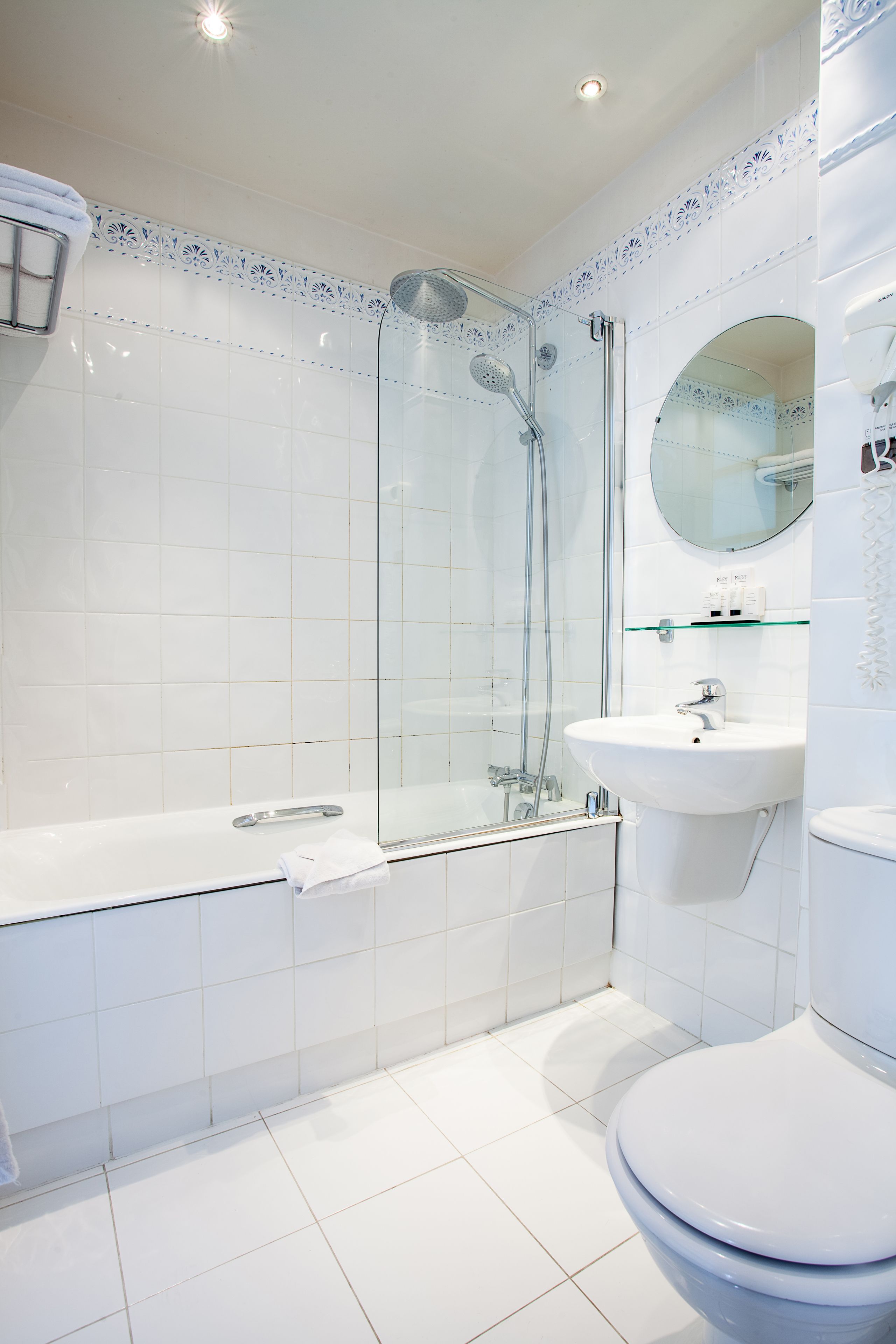 superior double room | 1 bedroom, minibar, in-room safe, desk