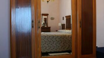 Rideaux occultants, chambres insonorisées, Wi-Fi gratuit, draps fournis