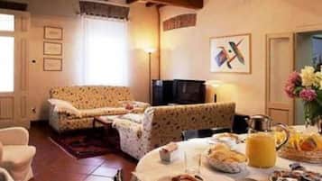 Coin salon dans le hall