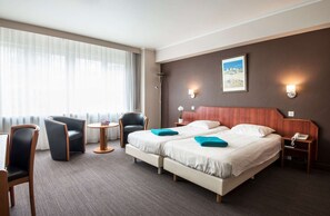 Desk, blackout curtains, free WiFi, bed sheets - City Partner Hotel Ter Streep (Ostend)