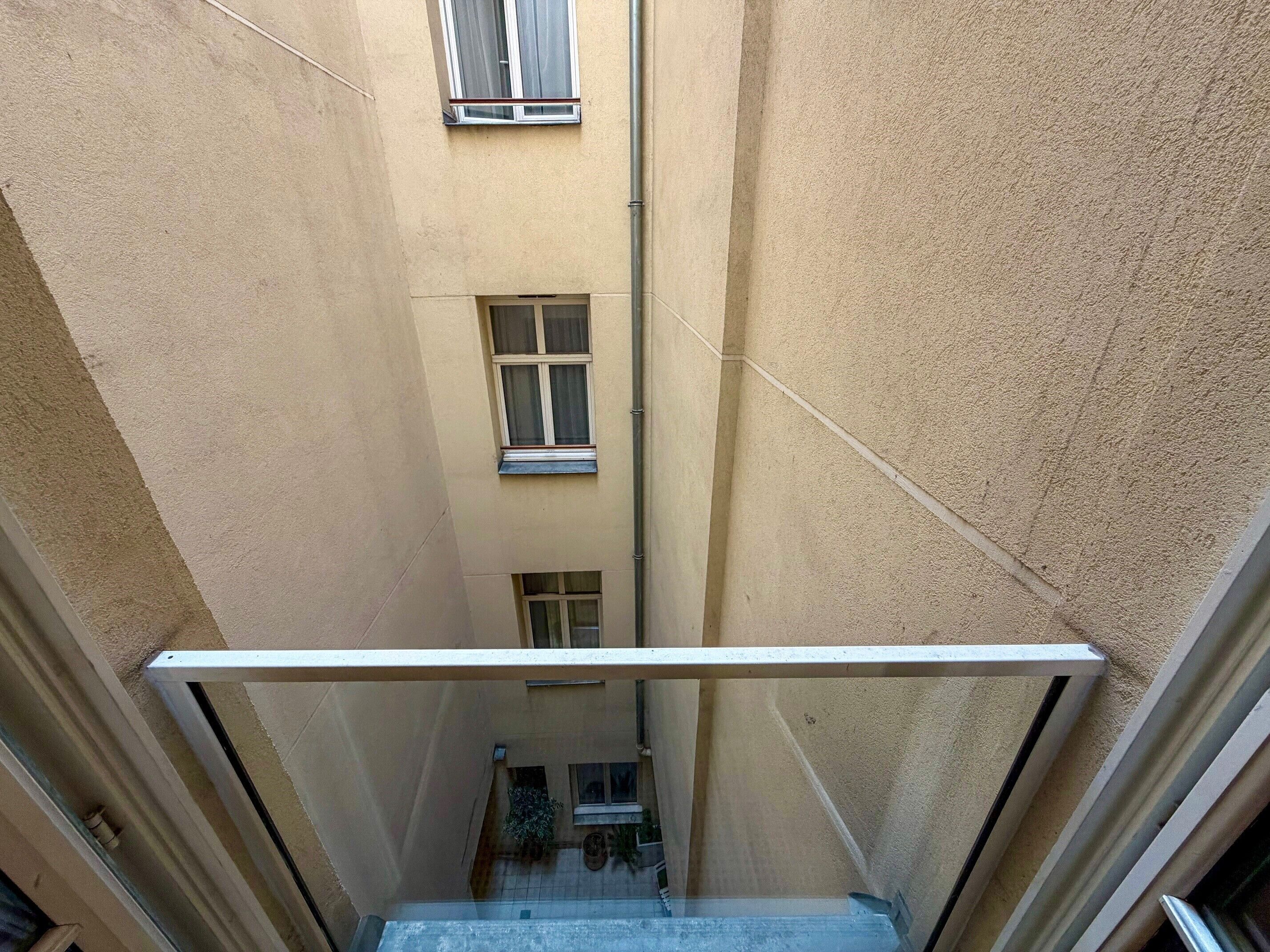 Hotel Saint Honore Paris - Image 10