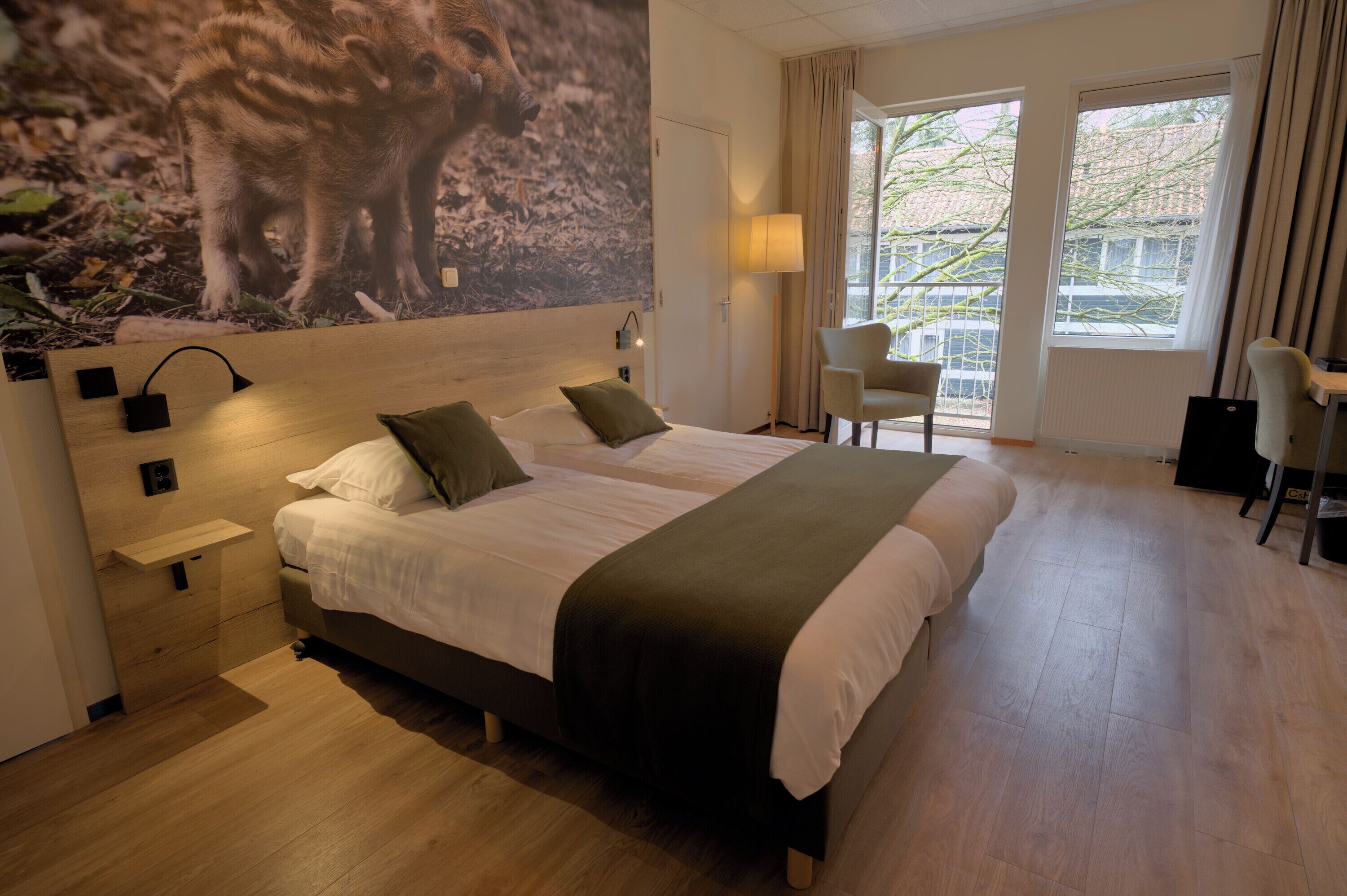 Chambre Confort avec lits jumeaux, baignoire | Bureau, rideaux occultants, Wi-Fi gratuit, draps fournis