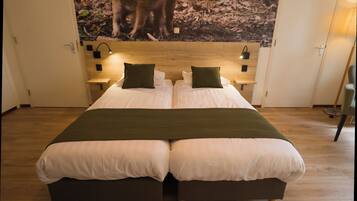 Comfort Twin kamer, bad | Een bureau, verduisterende gordijnen, gratis wifi, beddengoed
