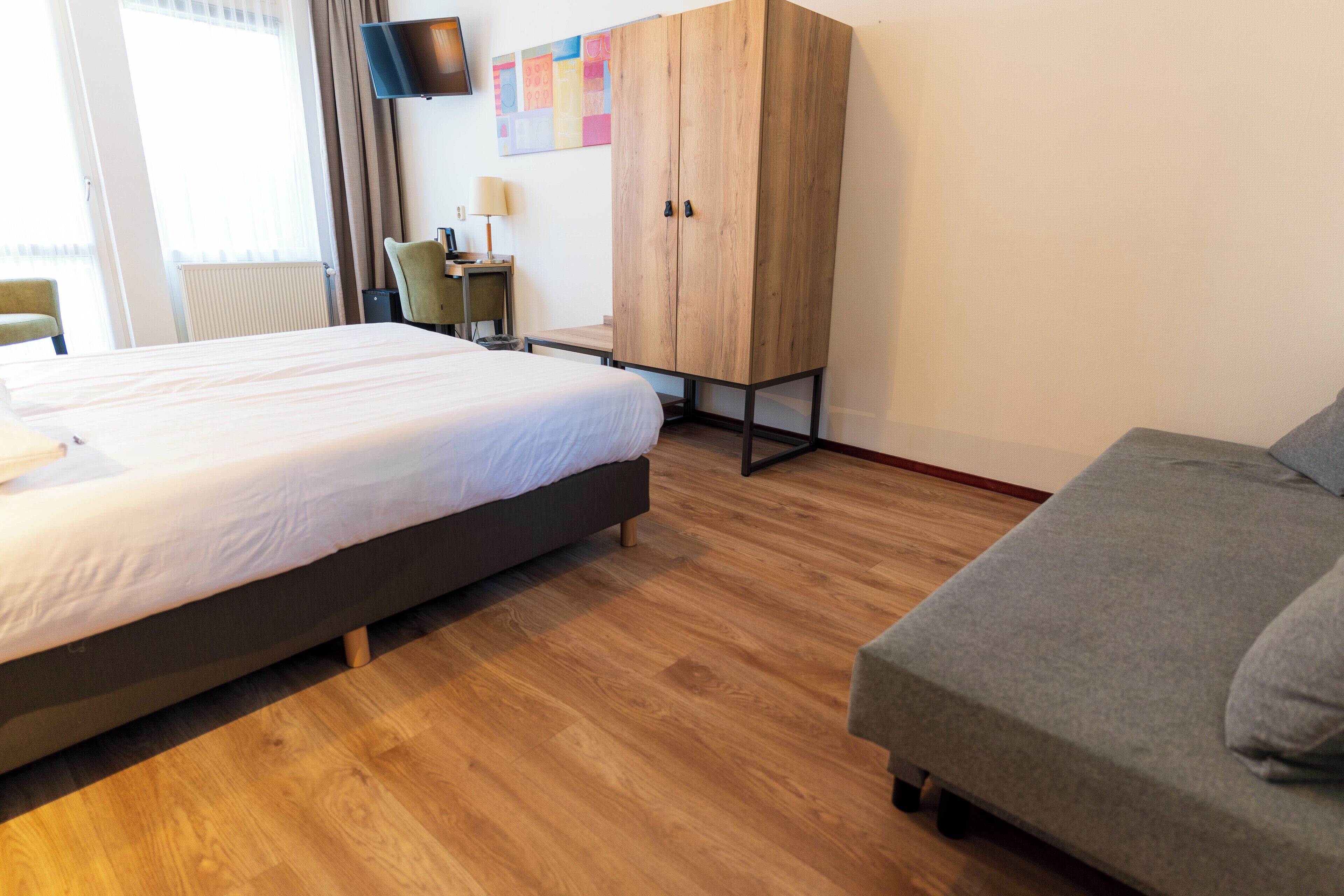 desk, blackout curtains, free wifi, bed sheets