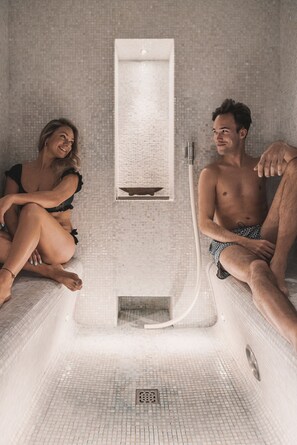 Couples treatment rooms, Turkish bath, aromatherapy, massages