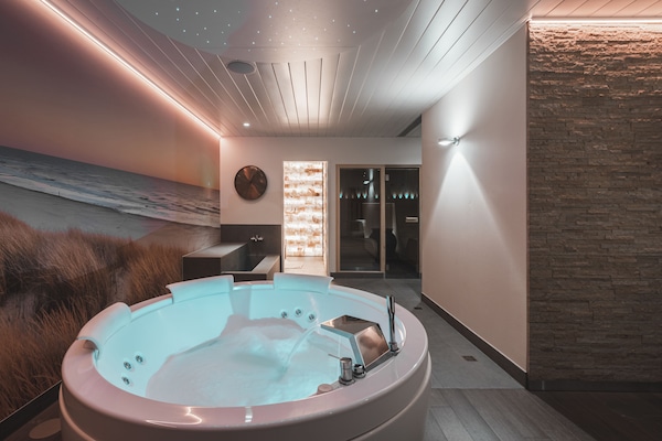 Couples treatment rooms, Turkish bath, aromatherapy, massages