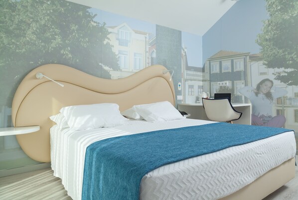 Deluxe Double Room, 1 Queen Bed | Minibar, in-room safe, desk, soundproofing