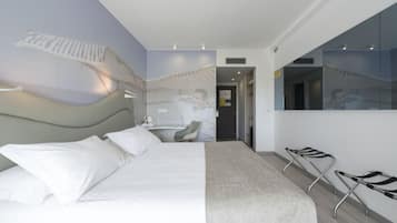 Deluxe Double Room, 1 Queen Bed | Minibar, in-room safe, desk, soundproofing