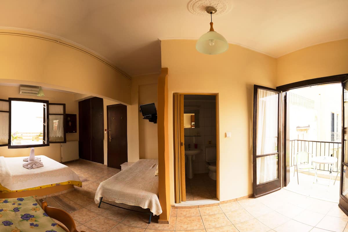 Triple Room | Individually decorated, iron/ironing board, free cots/infant beds