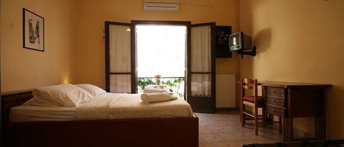 traditional studio | individually decorated, iron/ironing board, free cots/infant beds