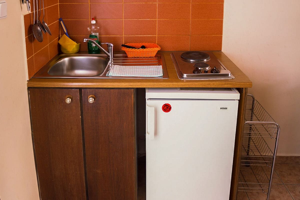 triple room | private kitchen | fridge, stovetop, coffee/tea maker, electric kettle