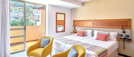 Minibar, Schreibtisch, Verdunkelungsvorhänge, Bügeleisen/Bügelbrett