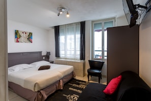 In-room safe, desk, soundproofing, free WiFi - Hôtel de l'Europe (Paris)