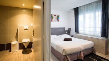 Kamar Triple | Brankas, meja kerja, kedap suara, dan Wi-Fi gratis