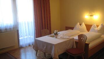 Panoramic-Doppelzimmer | Allergikerbettwaren, Schreibtisch, kostenloses WLAN, BettwÀsche