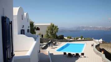 室外游泳池,日光浴躺椅