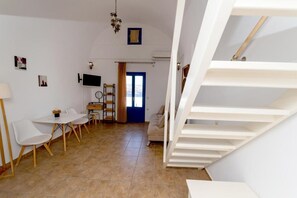 Superior Double Room, Sea View (Split Level) | Living area | TV