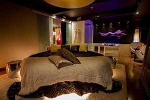 In-room safe, soundproofing, free cots/infant beds, rollaway beds - Hotel & Spa Balfagón (Cantavieja)